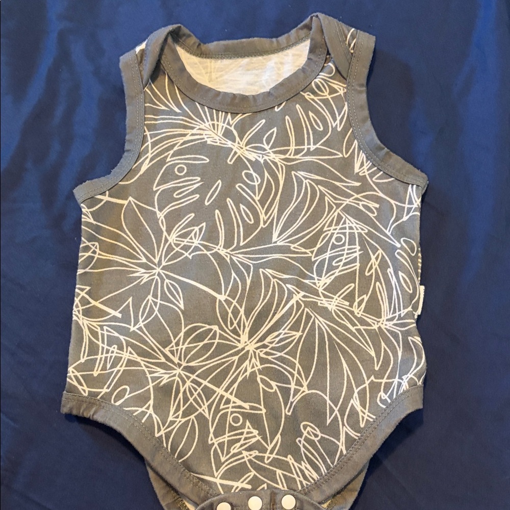 SHEIN Gray Leaf-Print Sleeveless Baby Bodysuit